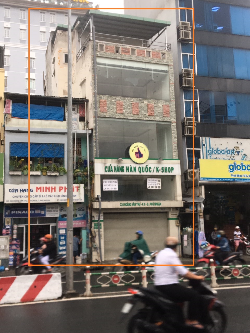 Cho thuê nhà nguyên căn 1 trệt 4 lầu số 235 Hoàng Văn Thụ, Phường 8, Quận Phú Nhuận.