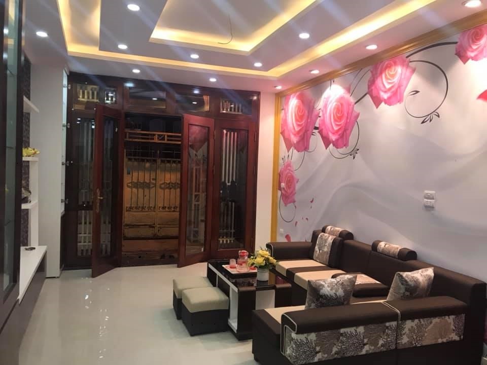 bán gấp nhà 5 tầng mới lung linh đường Láng Nguyễn Chí Thanh 34m MT 4m 3.7 tỷ