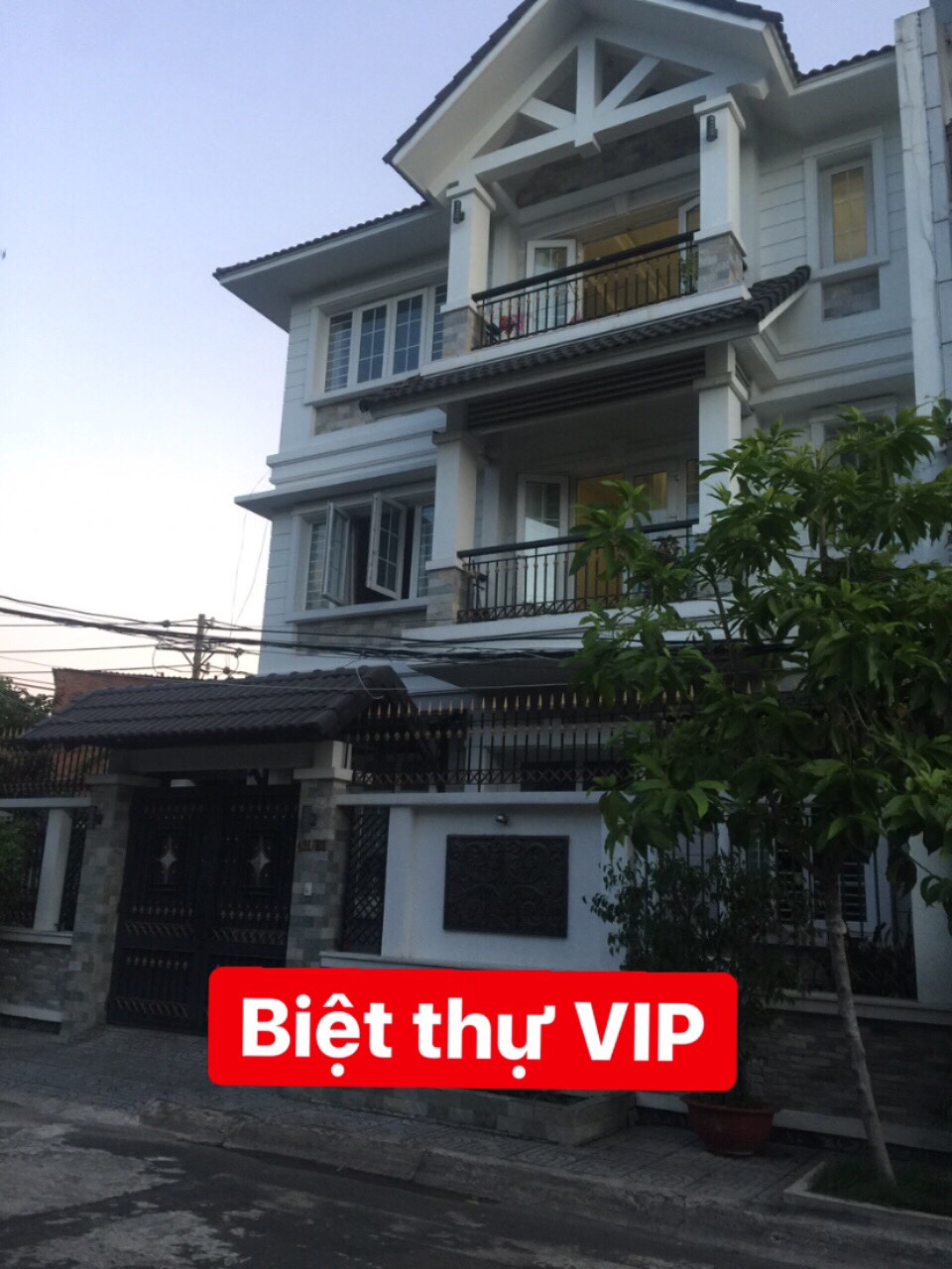 Biệt Thự VIP khu Cán Bộ số 491 Nơ Trang Long giá 35Tr/tháng