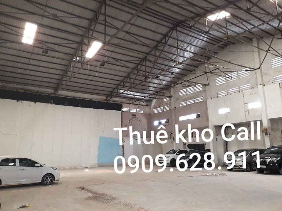 Thue kho 400m quan 4 đường Nguyễn Tất Thành gần cầu Khánh Hội giáp Quận 1. 