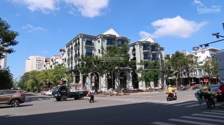 Cho thuê khách sạn cao cấp nhất Phú Mỹ Hưng Q7, gồm 36PN vip, giá chỉ 443.75 triệu/tháng