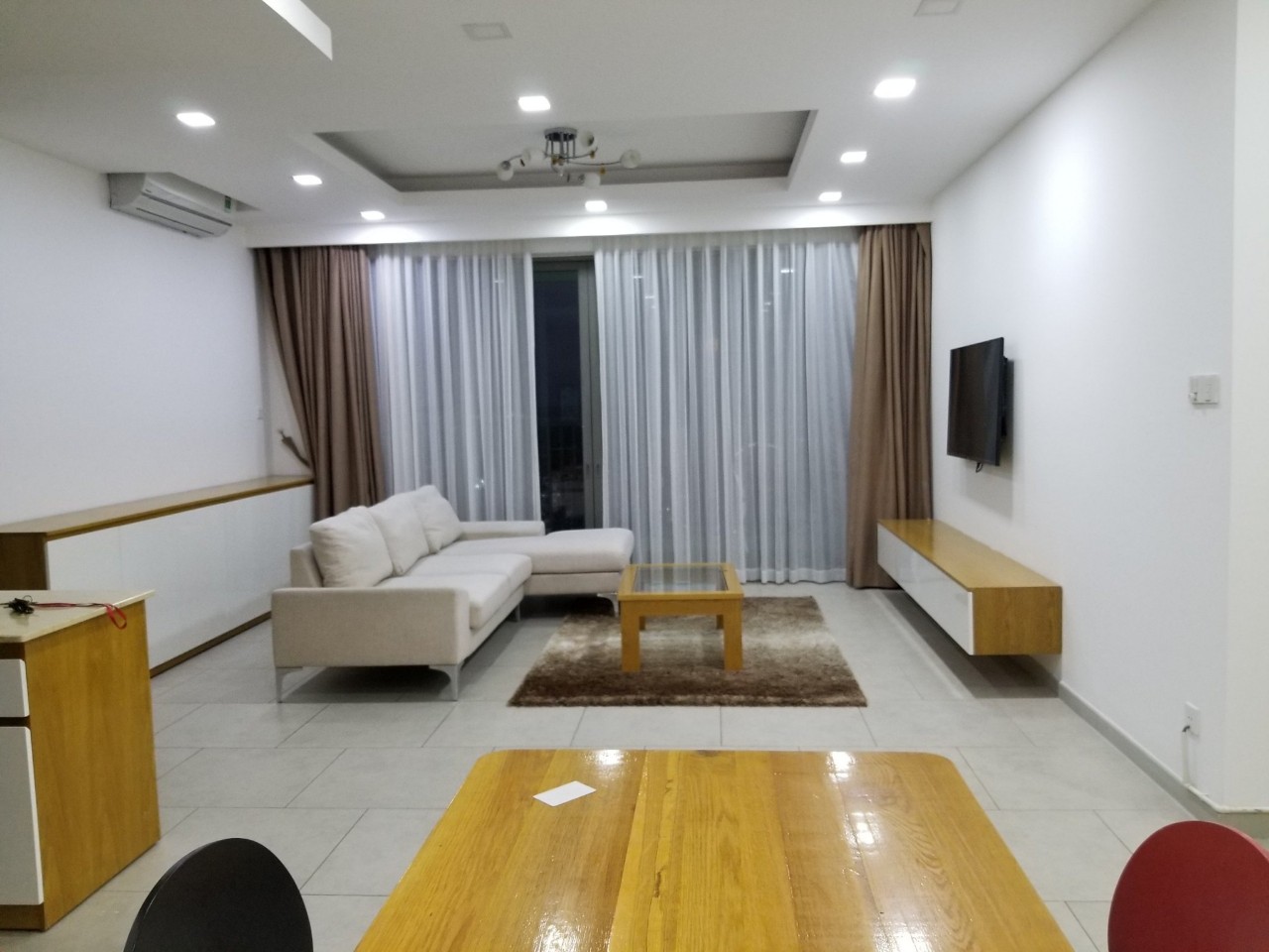 Thiện chí cho thuê căn hộ Riviera Point, giá tốt nhất, 99m2, 2PN, đầy đủ nội thất. LH 078.825.3939