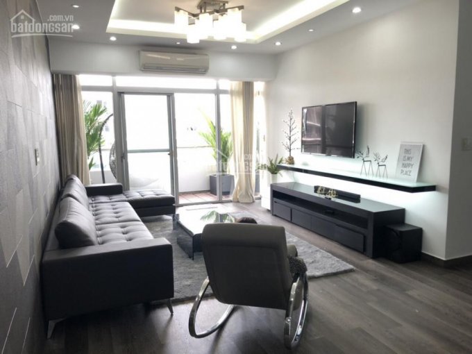 Cần bán gấp căn hộ Green vally, 2PN, đầy đủ nội thất, lầu cao view sông Phú Mỹ Hưng cực mát