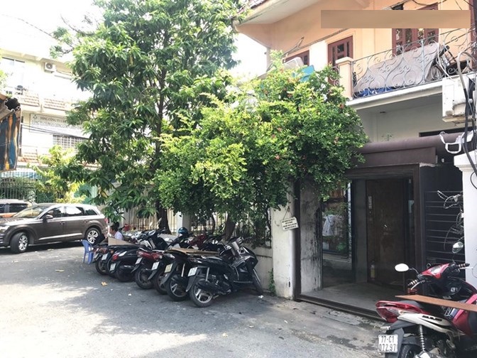 Cho thuê biệt thự cổ mặt tiền  Đường Trần Doãn Khanh - P.Đakao - Quận 1. 
