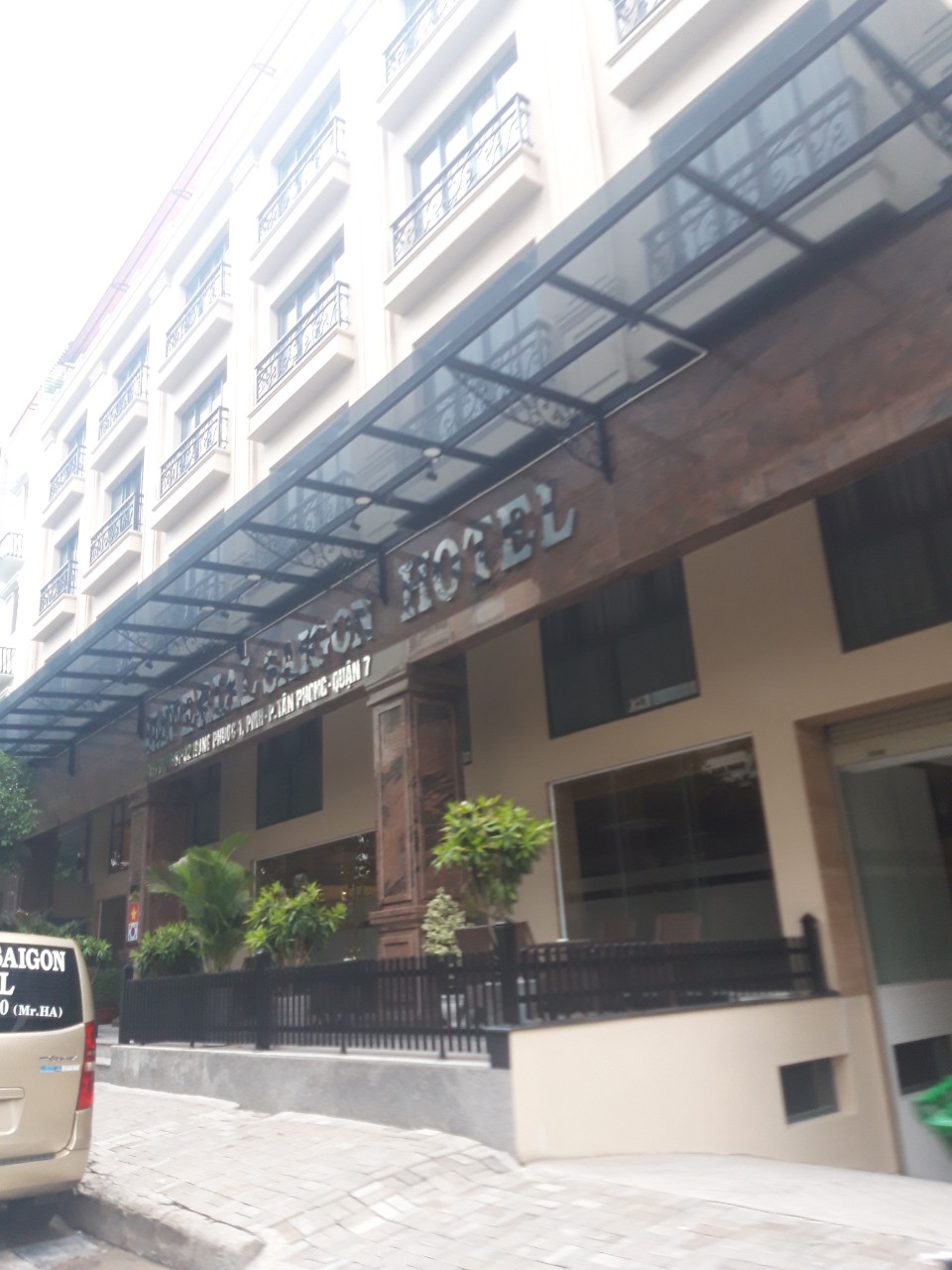 Cho thuê khách sạn đường lớn đang kinh doanh tốt, trung tâm Phú Mỹ Hưng Quận 7.