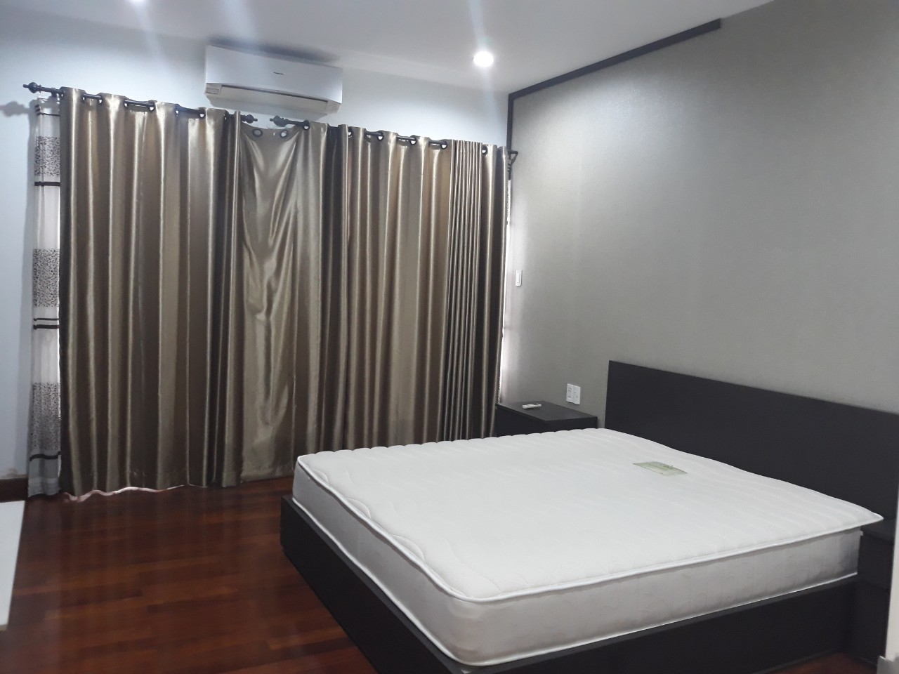 Đi nước ngoài cần cho thuê gấp căn hộ cao cấp Green Valley - Phú Mỹ Hưng. DT 128m2, 3PN LH: 0915 21 3434 PHONG.