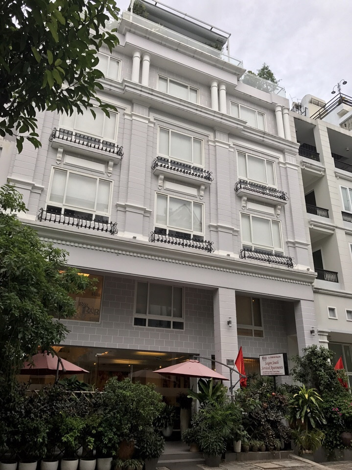Cần cho thuê gấp khách sạn Hưng Phước 3, đường Lê Văn Thiêm Phú Mỹ Hưng có 30 phòng mới 100%, giá 120 tr/th