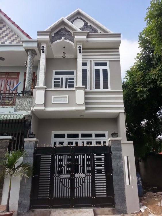  Cho thuê tòa nhà Nguyễn Cư Trinh, Quận 1 6,8x15m. 3 lầu ốp kính 