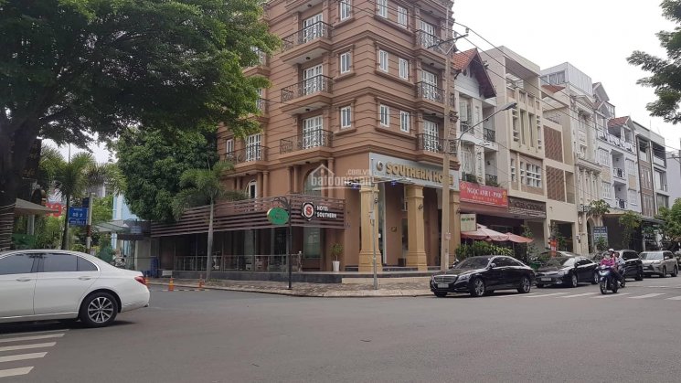 Cho thuê khách sạn căn góc đường Bùi Bằng Đoàn Vip nhất tại Phú Mỹ Hưng, nhà mới 98% có 20 phòng giá 148triệu/tháng