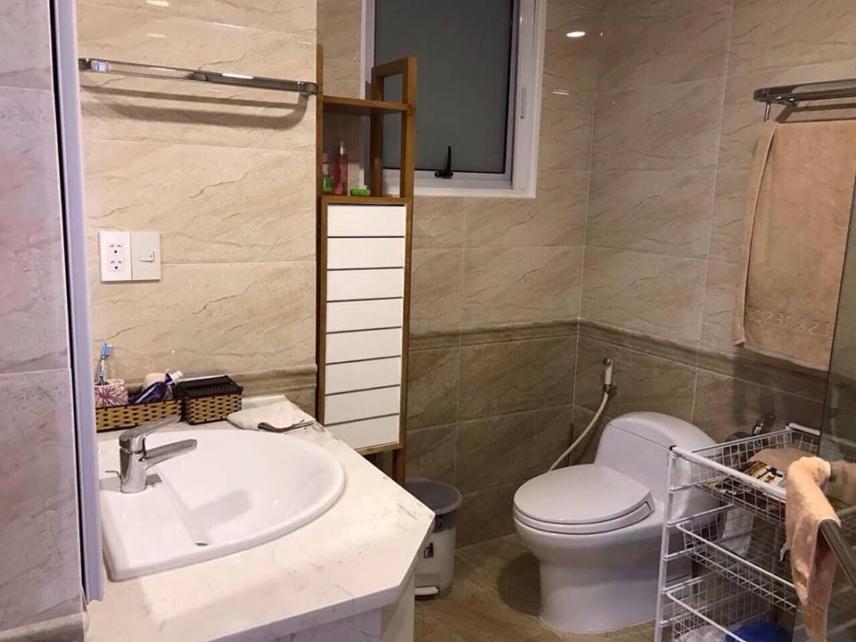 Cho thuê căn hộ cao cấp Green Valley, PMH, Q7 - Full nội thất cao cấp. DT: 88 m2 (2 phòng ngủ). Giá chỉ: 22tr/tháng LH: 0915 21 3434 PHONG.