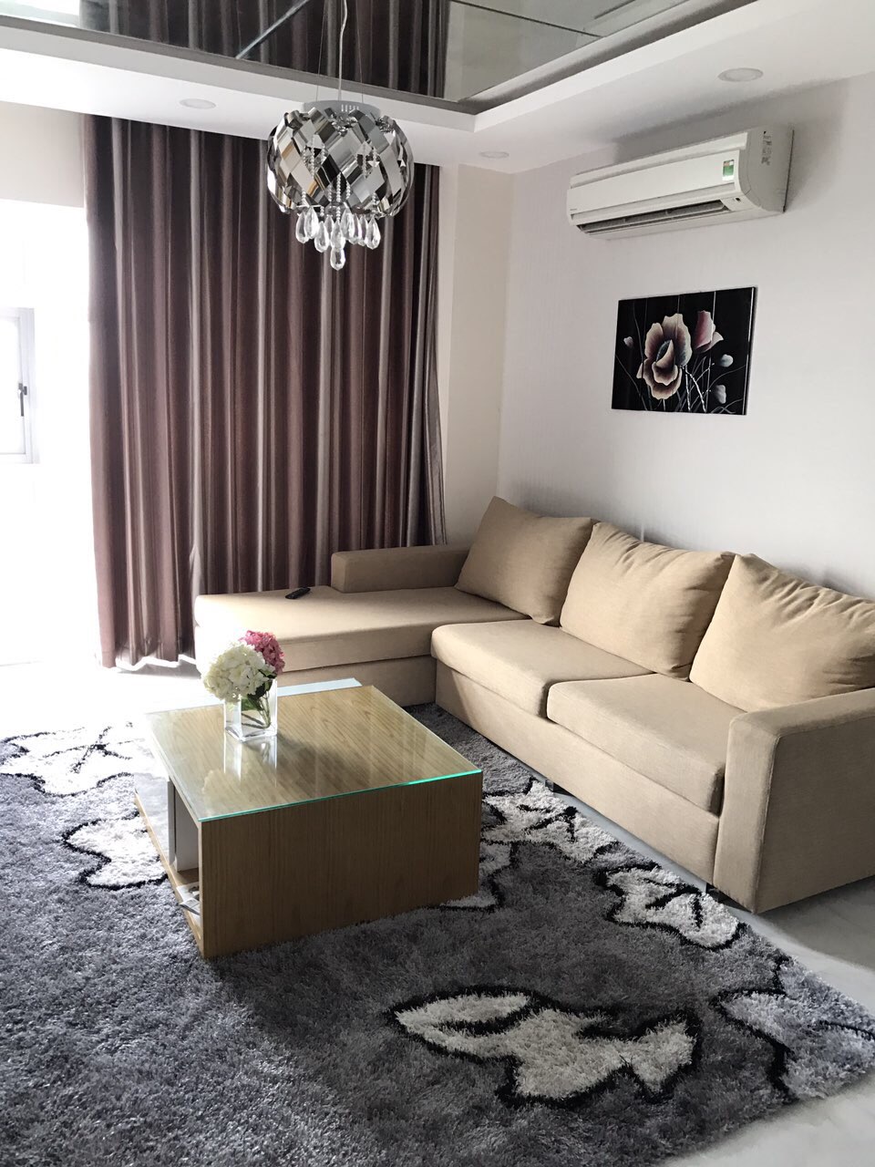 Cho thuê gấp CH giá rẻ Grand View, DT 119m2, 3PN, 2WC, view đẹp, chỉ 17 tr/tháng. LH: 0906 385 299  (em hà ) zalo ,viber
