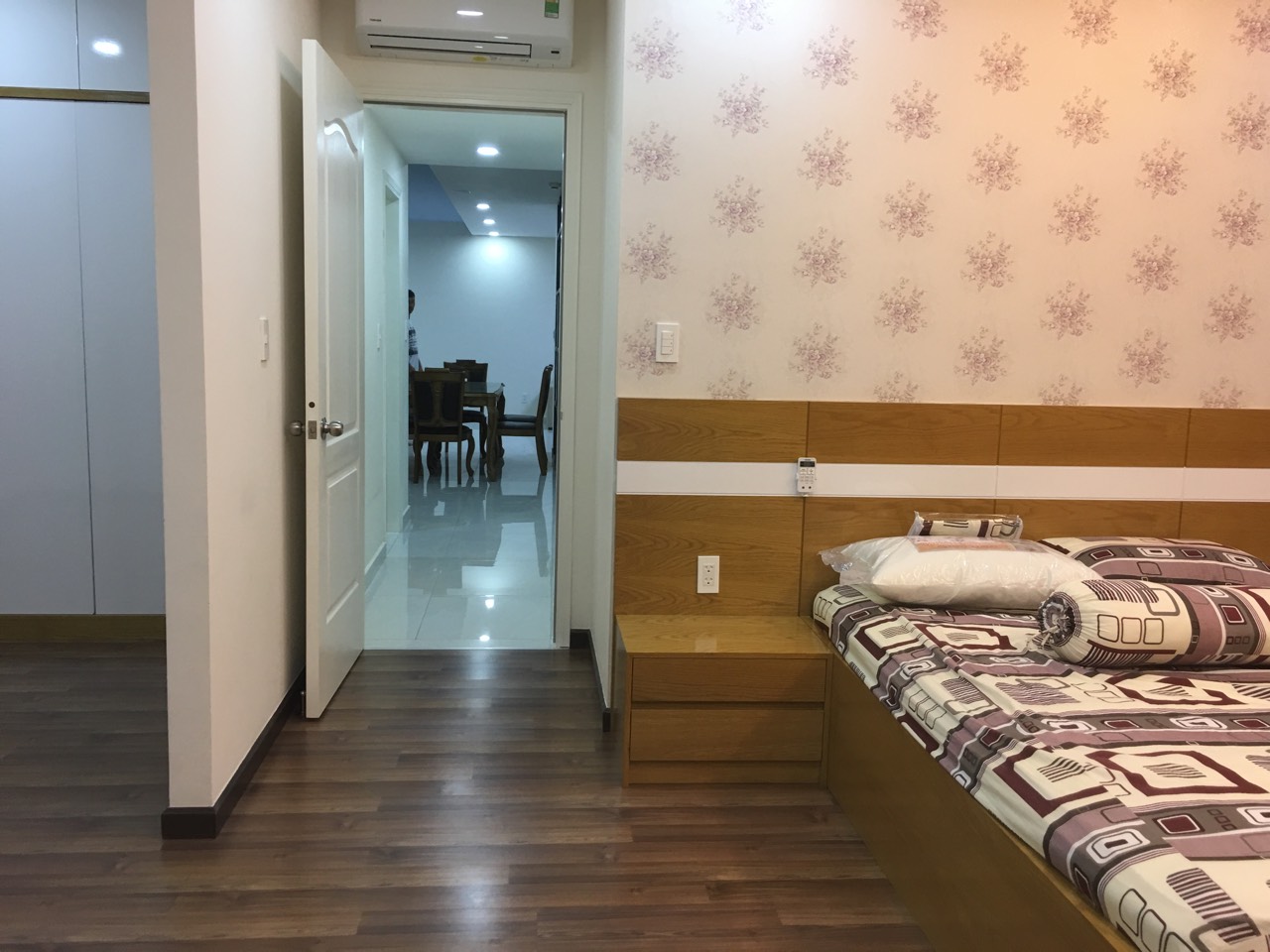 Cho thuê gấp CH giá rẻ Grand View, DT 119m2, 3PN, 2WC, view đẹp, chỉ 17 tr/tháng. LH: 0906 385 299  (em hà ) zalo ,viber