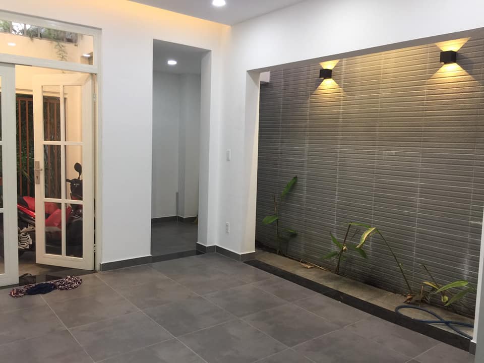 Cho thuê nhà 4,8m × 12m, 1 lầu, 2 phòng và 2 wc gần ngã 4 Bùi Văn Ba, khu chế xuất Tân Thuận, Quận 7