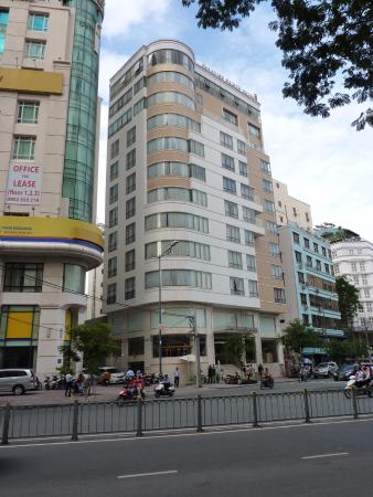 Cho thuê toà nhà Quận 1 , Phường Bến Thành , mặt tiền đường Bùi Thị Xuân, 6*32 giá cực re, gọi ngay 0932637343