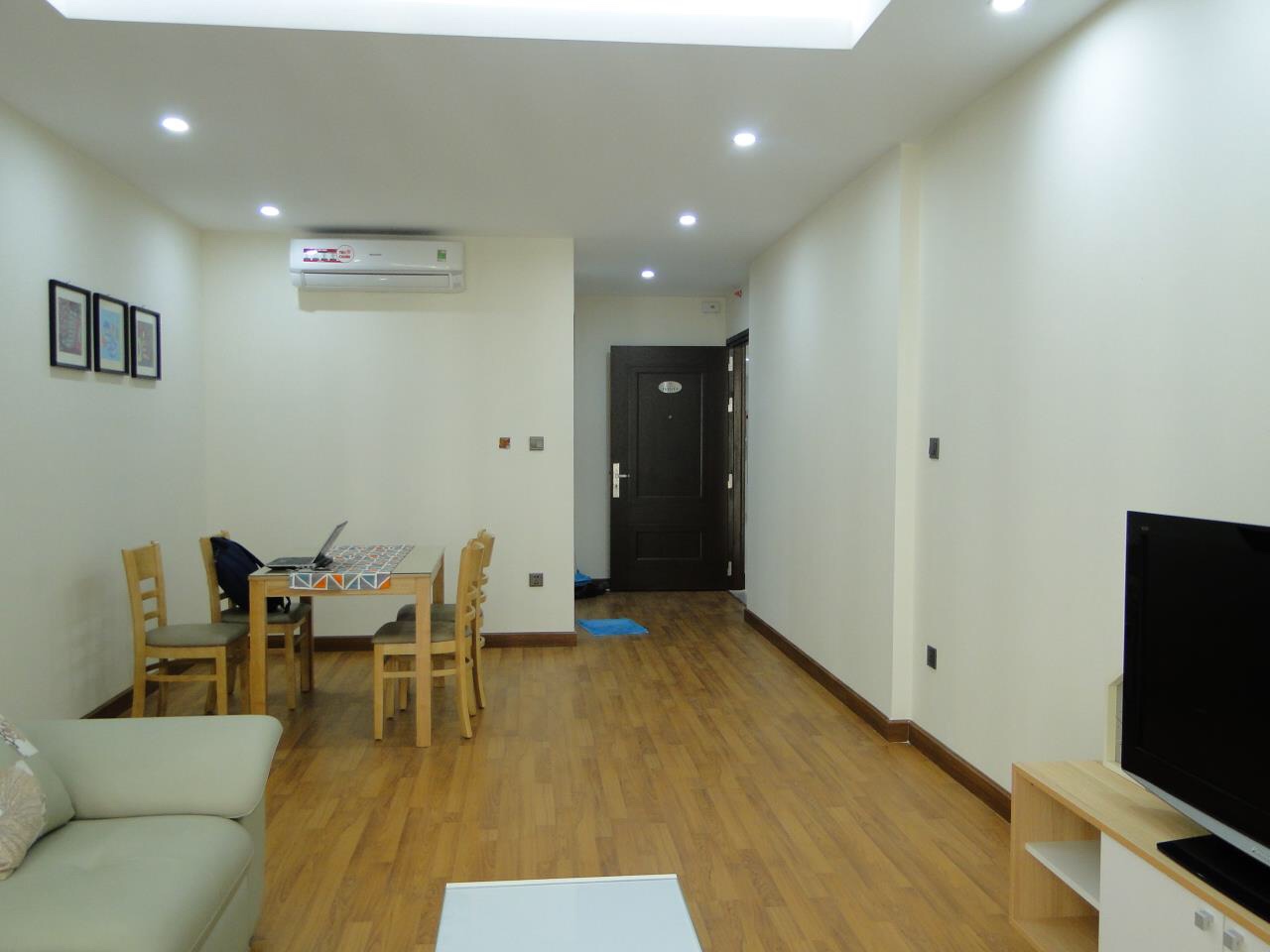 Cho thuê căn hộ chung cư gần Phố Huế  full nội thất cao cấp, 70m,2 ngủ