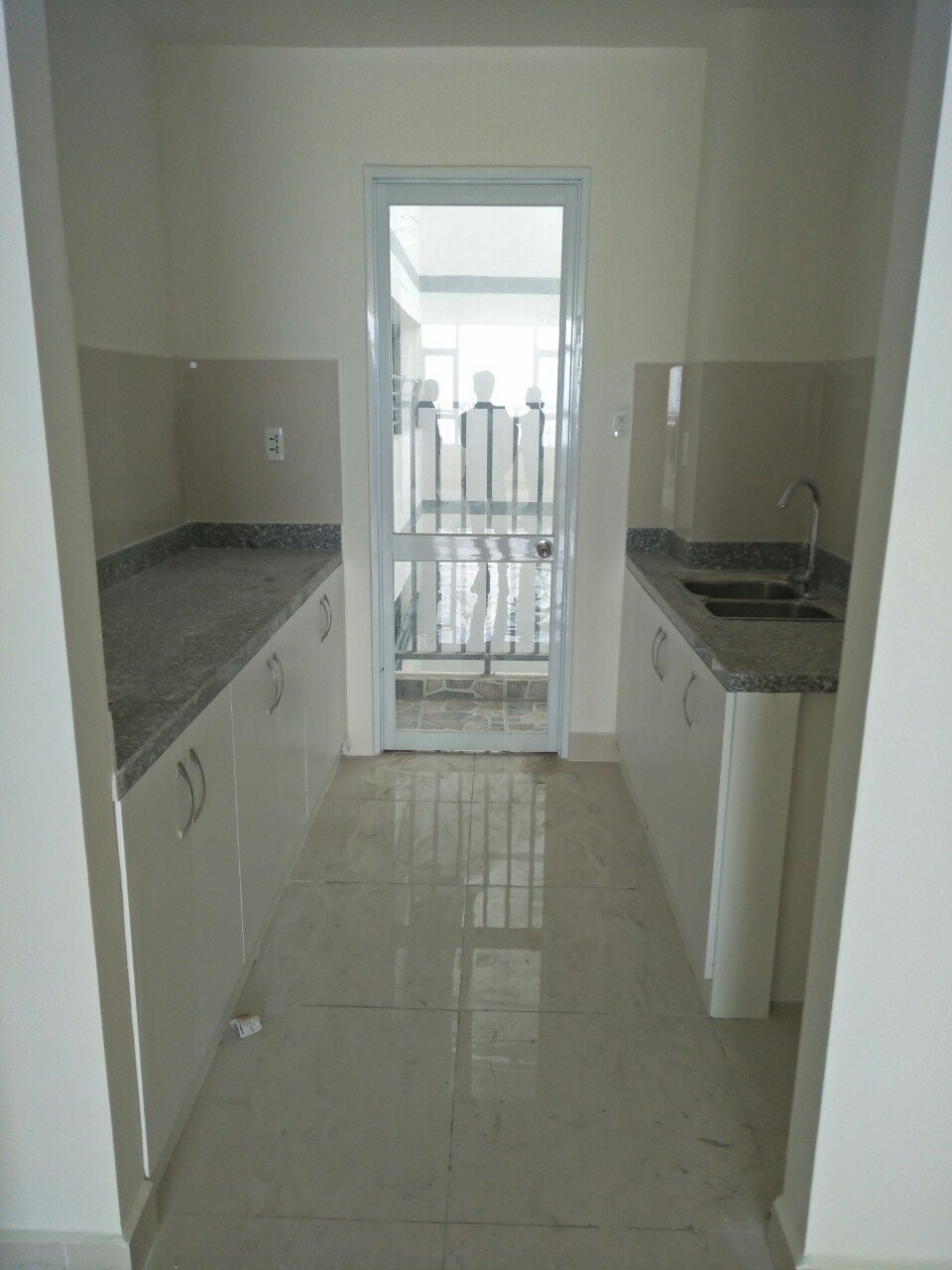Cho thuê căn hộ Sài Gòn Town, DT 65m2, 2PN, giá 8tr/tháng, LH 0906881763