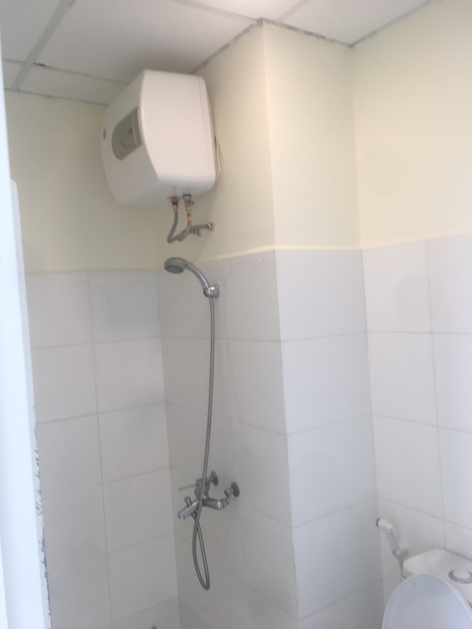 Cho thuê căn 8x Rainbow, giá 7.5tr/tháng, gồm 64m2, 2PN, 2WC, LH 0906881763