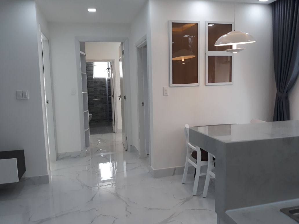 Tôi cần cho thuê gấp CHCC Green Valley, 128m2, 3PN, lầu cao, view sân golf, 27 triệu, nội thất đẹp LH  0906 385 299  