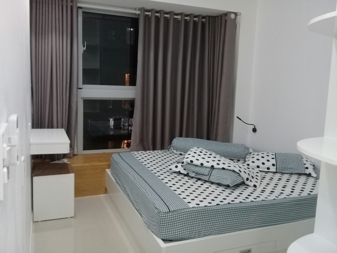 Cho thuê căn hộ Riverpark Premier, 3PN, 2WC, lầu cao, view sông Call: 0915 21 3434 PHONG.