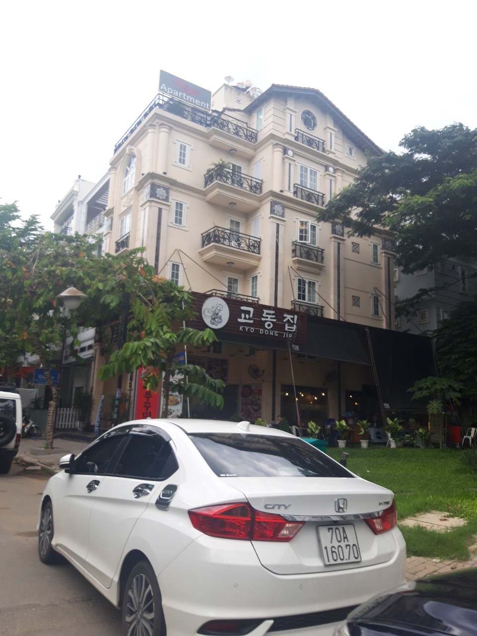 Cho thuê khách sạn mới xây Phú Mỹ Hưng, Quận 7, 17 phòng NT cao cấp LH: 0915 21 3434 PHONG.