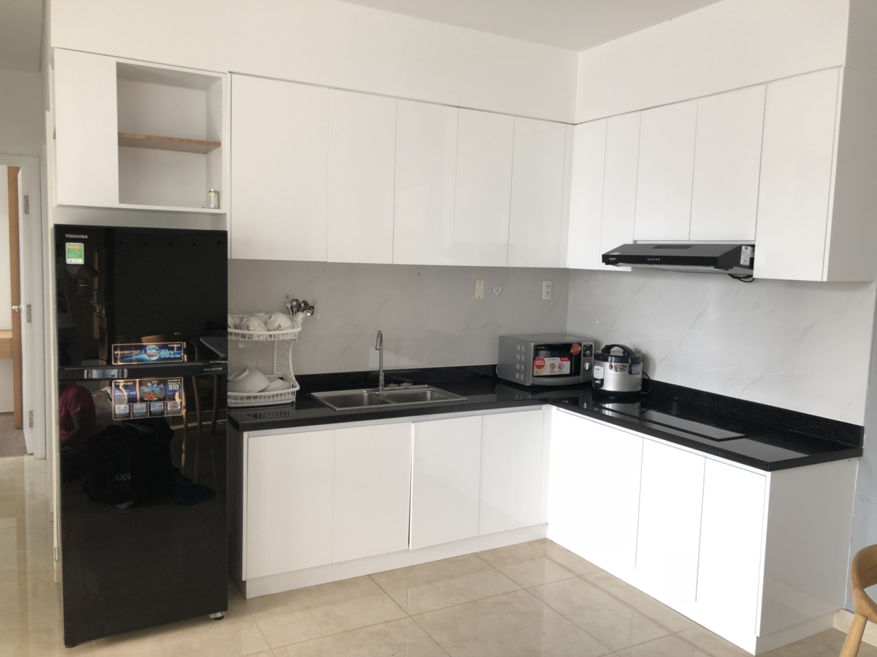 Giá rẻ cho thuê căn hộ 2 phòng cc Luxcity Quận 7 nhà trống
