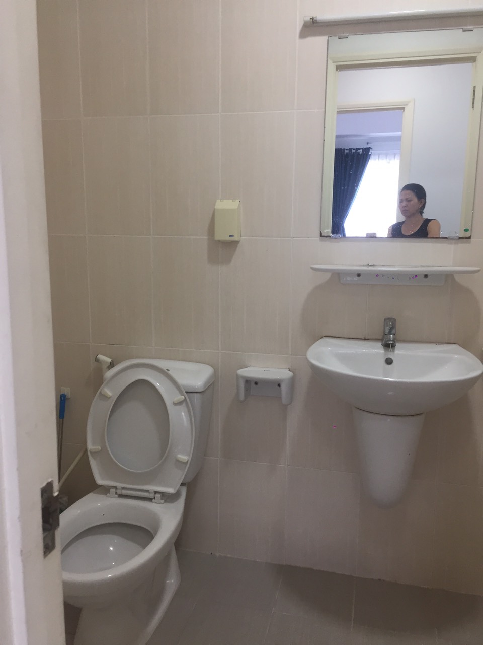 Cho thuê căn hộ Richstar, full nội thất, 2P, 1WC, Full nội thất, giá: 11tr/tháng. Lh: Nam