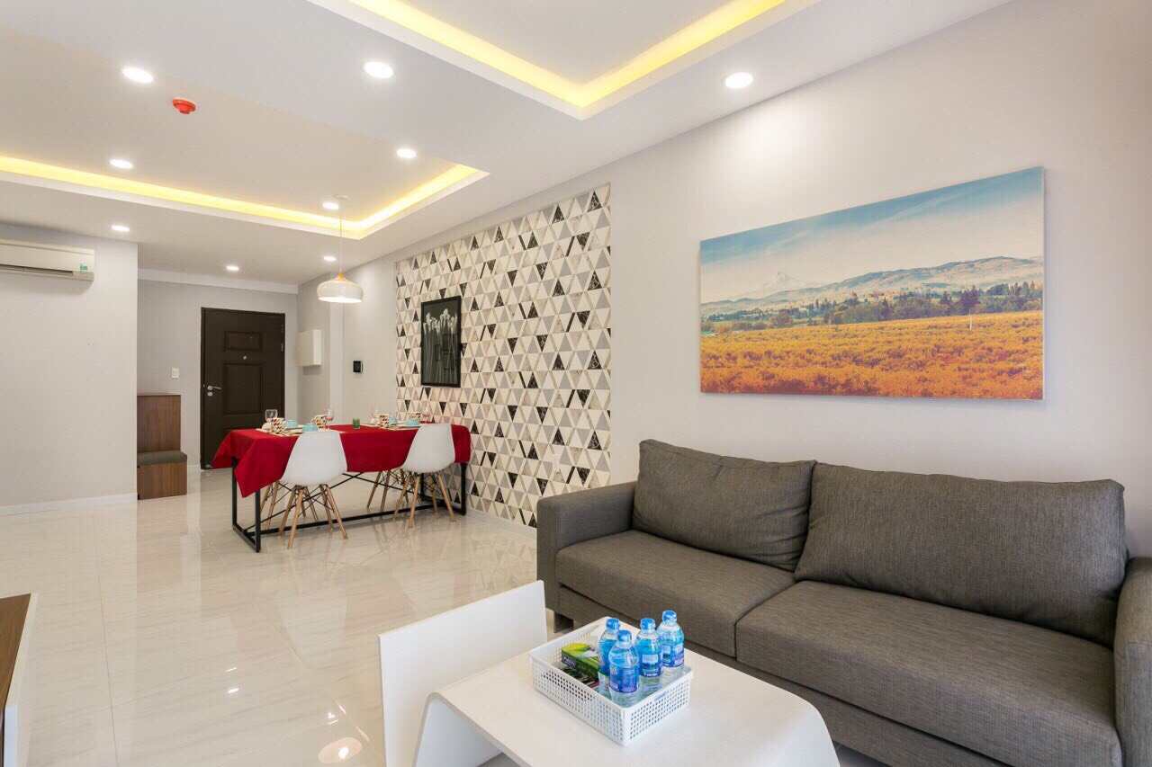 Cho thuê căn hộ Hưng Phúc 2PN full NT mới trang trí giá 19 triệu lầu cao, view NLB. LH: 0915 21 3434 PHONG.