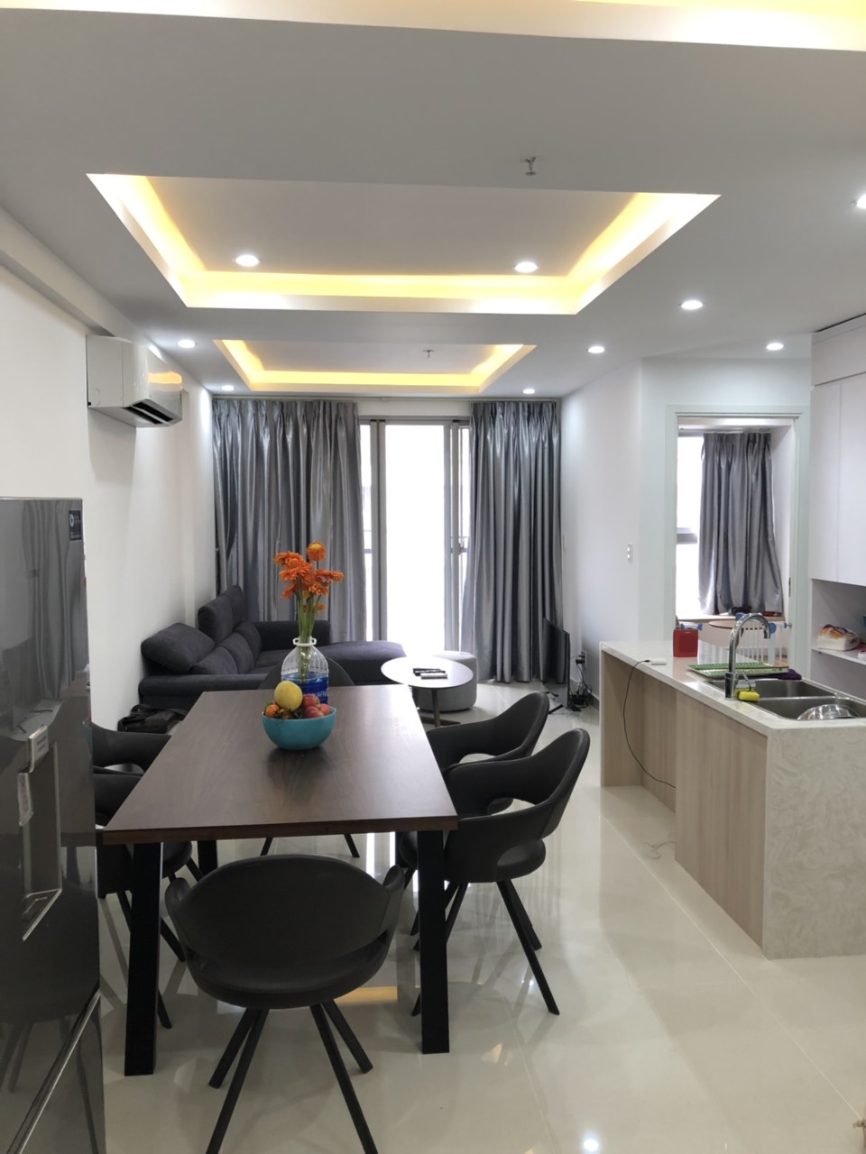 Cho thuê gấp CH Scenic 2PN 70m2 giá 18 triệu/tháng, full nội thất view hồ bơi. LH 0915 21 3434 PHONG.