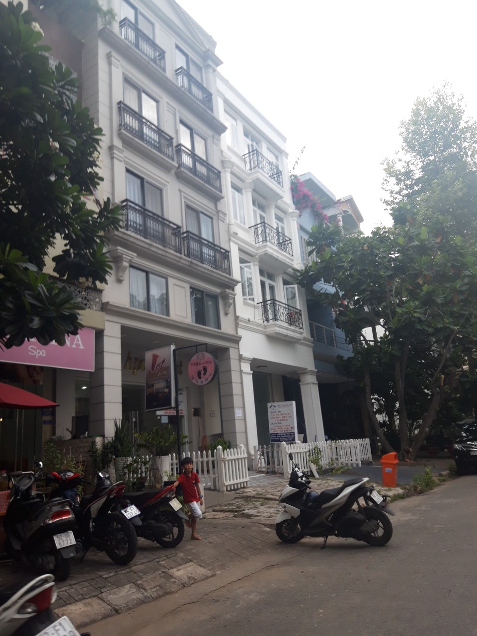 Cho thuê nhà phố Hưng Gia, mặt tiền đường lớn, giá tốt nhất thị trường 40 triệu/tháng LH: 091521 3434 PHONG.