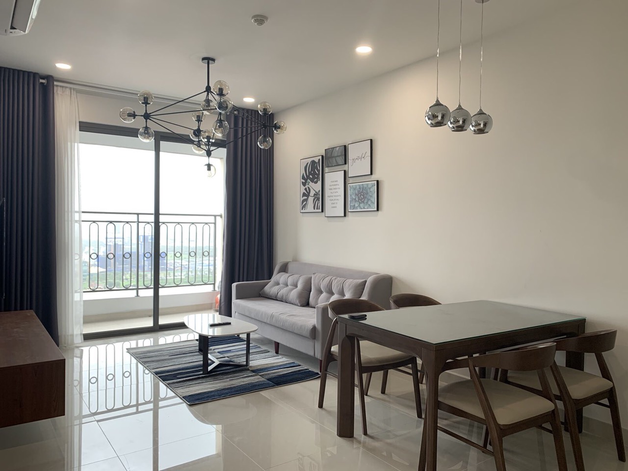Cho thuê căn hộ chung cư tại Dự án Saigon Royal Residence, Quận 4, Tp.HCM. Liên hệ: 0906.972.055 gặp Ms. Thảo. 