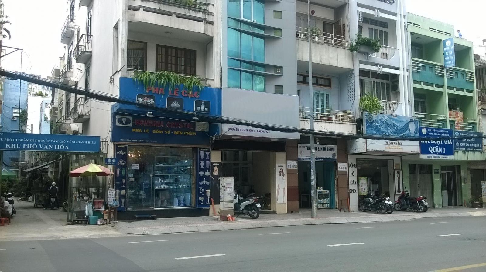 Cho thuê nhà MT Nguyễn Thị Minh Khai, gần Phong Vũ, Q. 1, DT: 8x20m, trệt, 3 lầu, giá: 90tr/th,0855.333.707