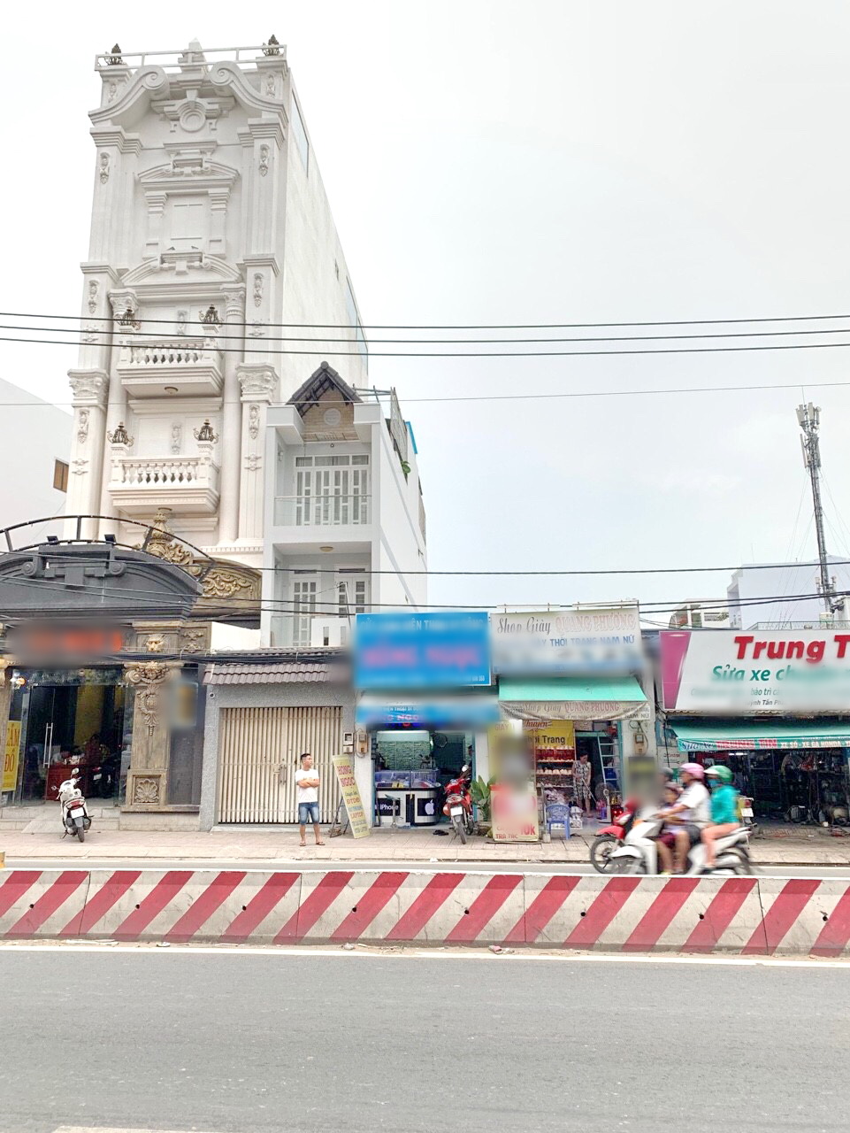 Bán gấp nhà cấp 4 mặt tiền đường Huỳnh Tấn Phát P.Phú Thuận Quận 7