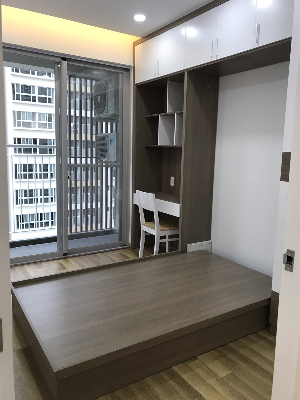 Cho thuê căn hộ Midtown, Phú Mỹ Hưng, DT 89m2, 2 phòng ngủ, đủ nội thất, view đẹp. LH 0915 21 3434 PHONG.