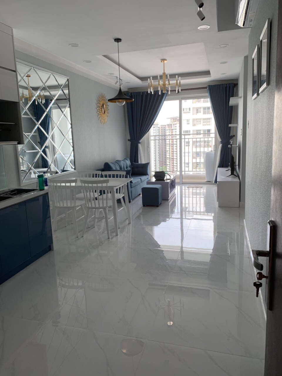 Cần cho thuê căn hộ Midtown M5, DT 89m2, 2PN, 2WC view đẹp xinh, hình thật. LH 0915 21 3434 PHONG.