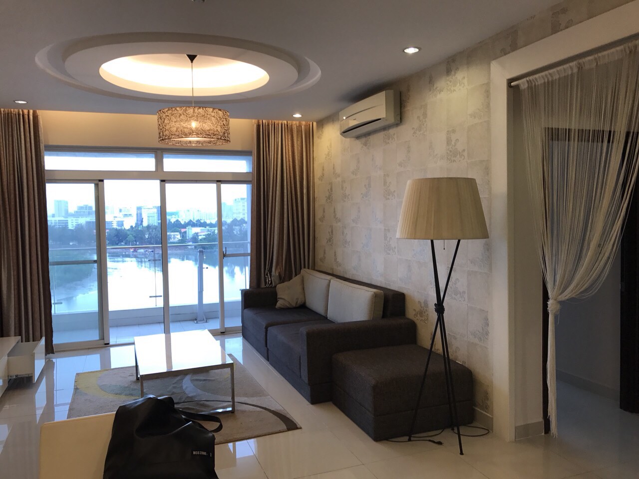  Cần bán giá rẻ Hot nhất khu vực Green Valley, Phú Mỹ Hưng, lầu cao 123m2 view golf, có ô xe, giá 5.4 tỷ 0915 21 3434 PHONG.