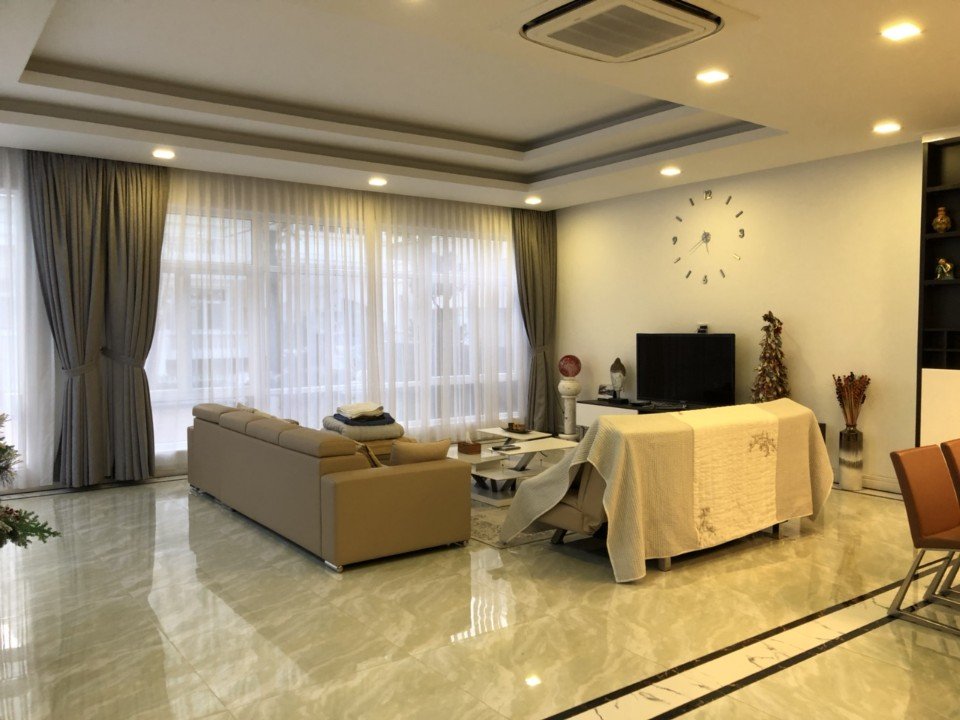 Cần cho thuê gấp căn hộ Scenic Valley, full NT đẹp, 70m2, 2PN, giá 17 tr/tháng LH: 0915 21 3434 PHONG.