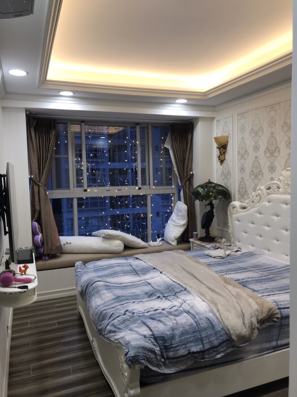 Cần cho thuê gấp căn hộ Scenic Valley, full NT đẹp, 70m2, 2PN, giá 17 tr/tháng LH: 0915 21 3434 PHONG.