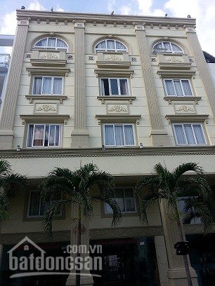 Cho thuê nhà phố Hưng Phước 2 bên phía căn hộ Skygarden có thang máy, hầm giá tốt LH: 0915 21 3434 PHONG.