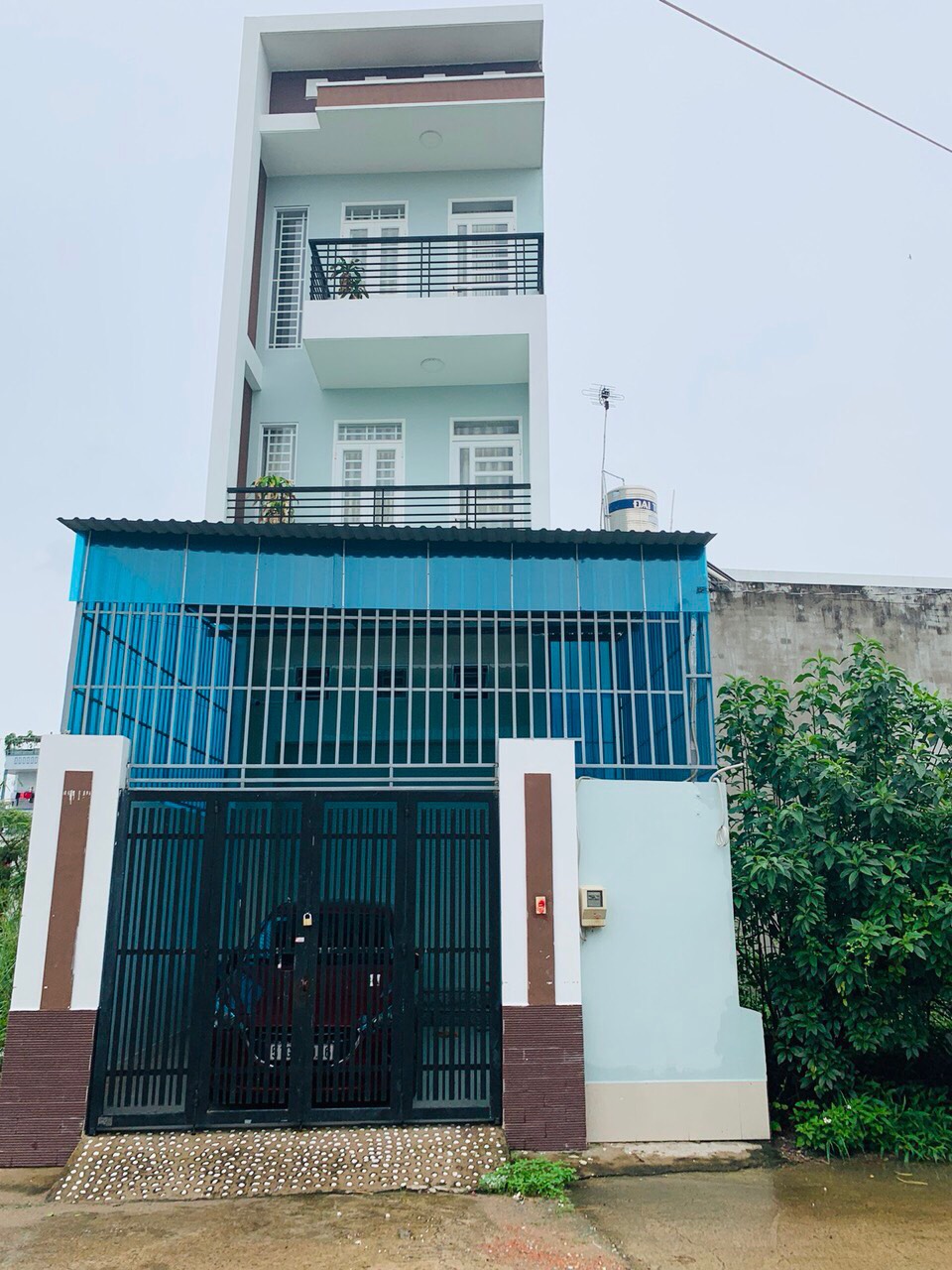Chính chủ cần bán nhà 1 trệt 2 lầu tại Tăng Nhơn Phú B, quận 9, thành phố Hồ Chí Minh