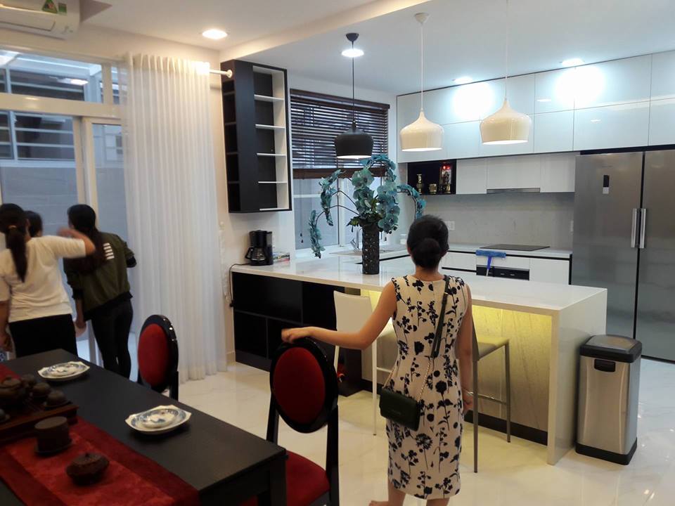 Cần bán biệt thự Hưng Thái phú mỹ hưng quận 7 nhà còn mới full nội thất cao cấp  LH: 0915213434 PHONG.