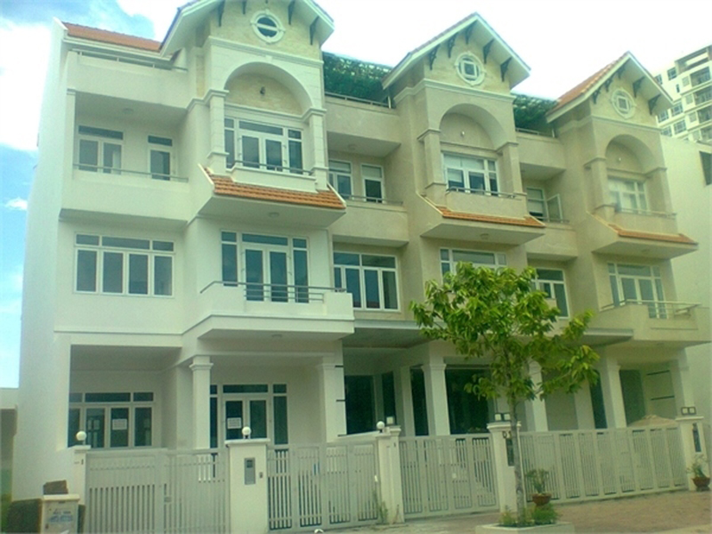 Cho thuê gấp nhà mặt tiền đường Nguyễn Thị Thập KDC HIMLAM Kênh Tẻ Q7.