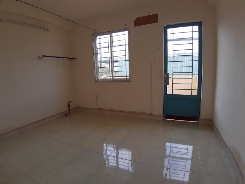 Cho thuê nhà Q7, 1 trệt, 3 lầu, 5 phòng có ban công mặt tiền đường nội bộ Huỳnh Tấn Phát.