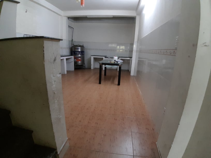 Cho thuê nhà Q7, 1 trệt, 3 lầu, 5 phòng có ban công mặt tiền đường nội bộ Huỳnh Tấn Phát.