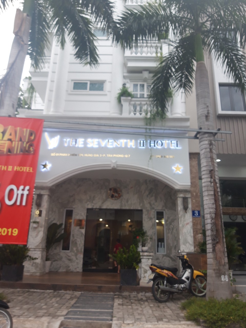 Cho thuê khách sạn Phú Mỹ Hưng, Quận 7, đường Cao Triều Phát đang kinh doanh tốt LH: 0915213434 PHONG.