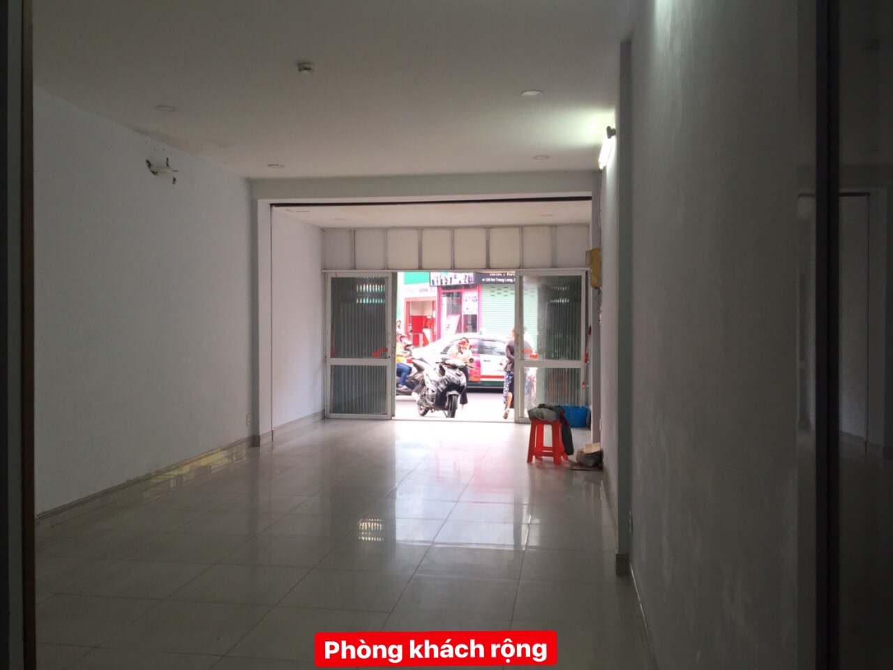 Nhà MT Nơ Trang Long ngay ngã 5 Bình Hoà 2Lầu-4PN Vị trí KD rất Oke.