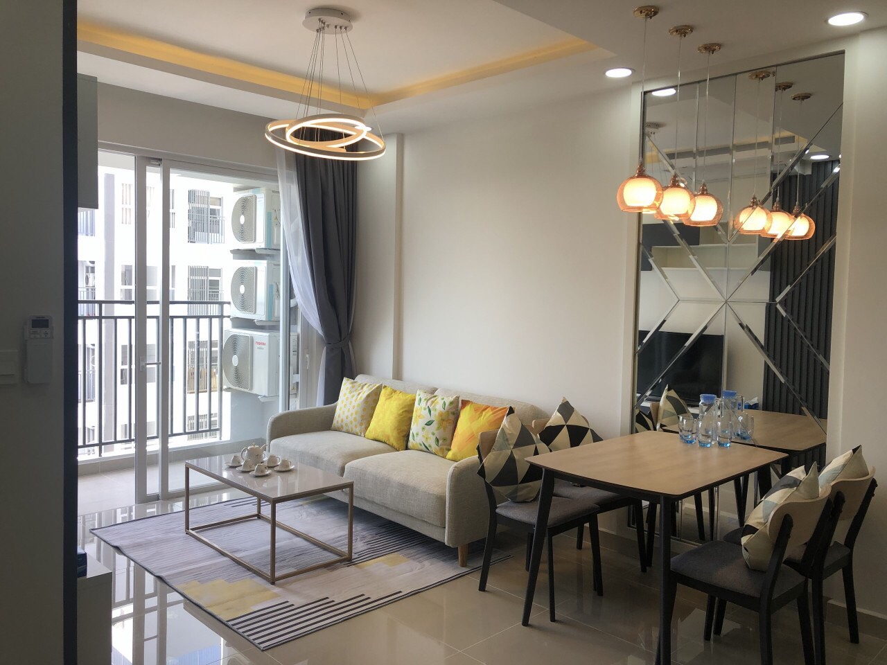 Cần cho thuê căn hộ cao cấp Sky Garden 3 Phú Mỹ Hưng , nhà đẹp , lầu cao , LH  0906 385 299 ( em Hà )