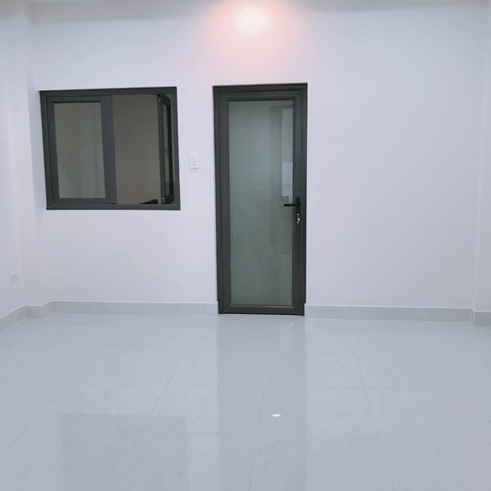 Phòng trống cho thuê ngay ngã tư Phú Nhuận, 3tr/th, 20m2, toilet riêng, 1 - 2 người ở