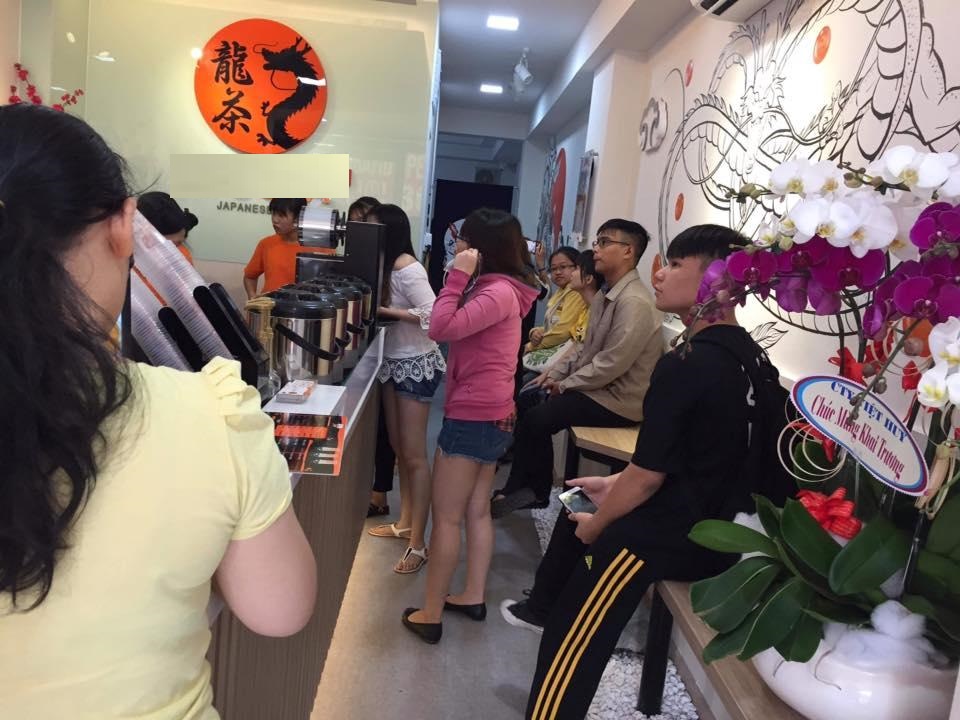 Sang quán trà sữa  mặt tiền  Đường Phan Xích Long - Phường 1 - Quận Phú Nhuận. 