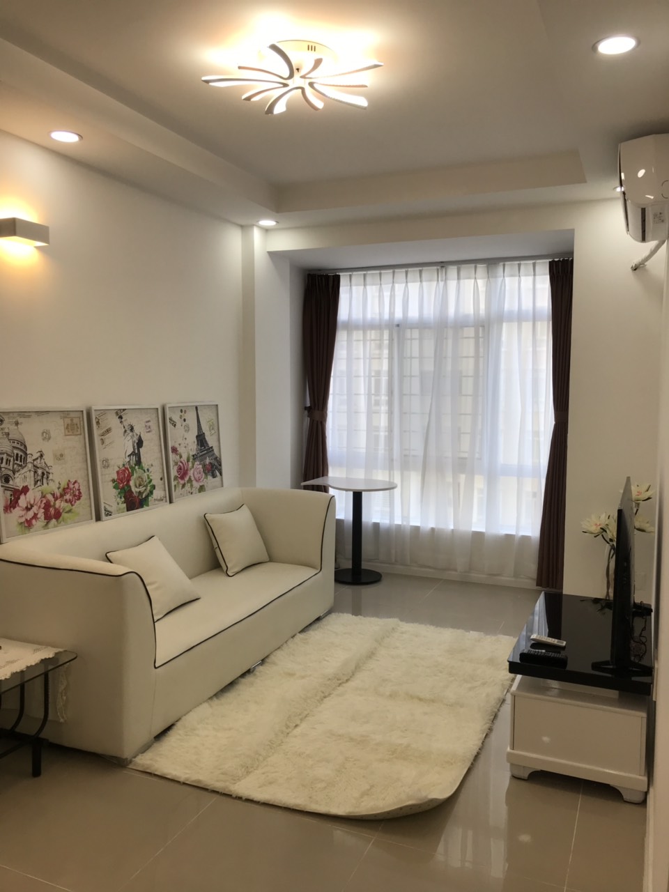 Cho thuê gấp  căn hộ Hoa Anh Đào Midtown Phú Mỹ Hưng 2PN, 89m2 chỉ 24.5tr/th. view công viên LH 0906 385 299 (em Hà )