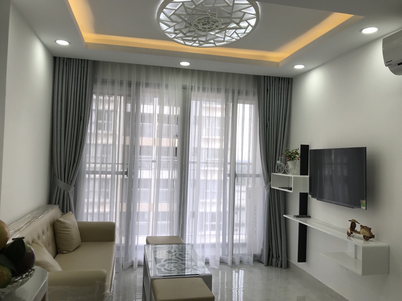 Cho thuê CHCC Riverside đường nguyễn lương bằng  PMH, 130m2, 3PN, 2WC, Full NT, view sông giá 26tr/tháng. LH 096385299 (em Hà )